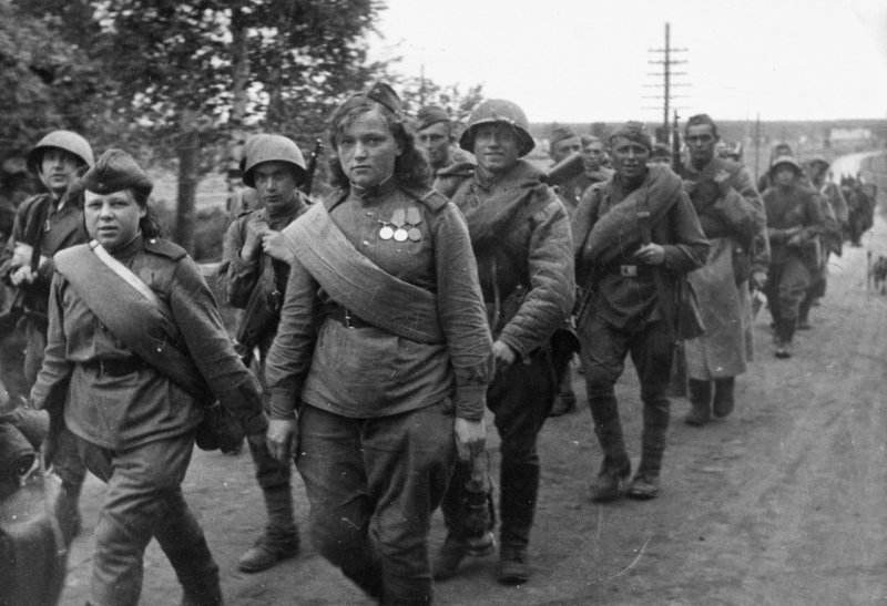 1680576429 O Tendencii Com P Chto Nosili V 1941 Foto 52